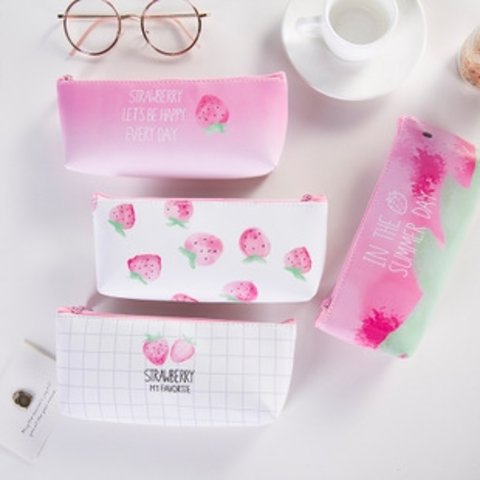 косметичка для девочки на молнии Strawberry в ассортименте 4291