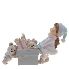 фигурка Девочка с игрушками 9см 811244